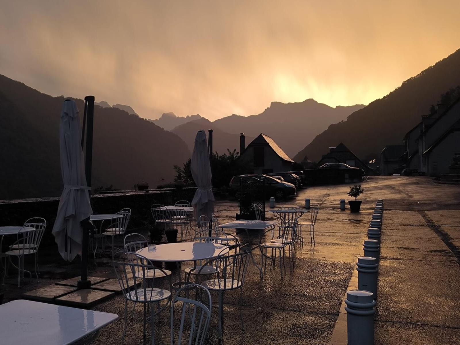 Chateau D'Arance Hotel Restaurant Espace Bien-Etre Cette-Eygun Dış mekan fotoğraf