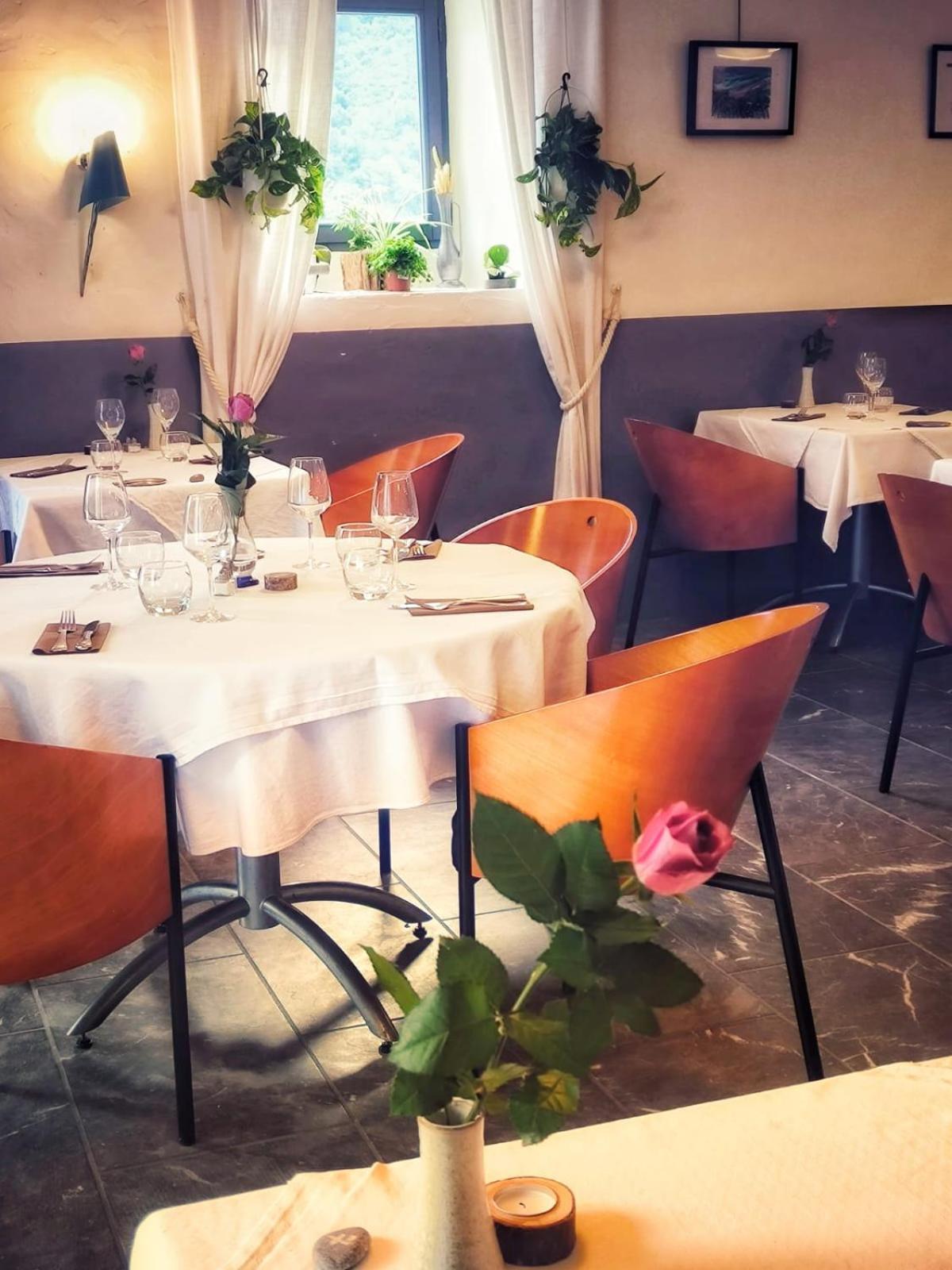 Chateau D'Arance Hotel Restaurant Espace Bien-Etre Cette-Eygun Dış mekan fotoğraf
