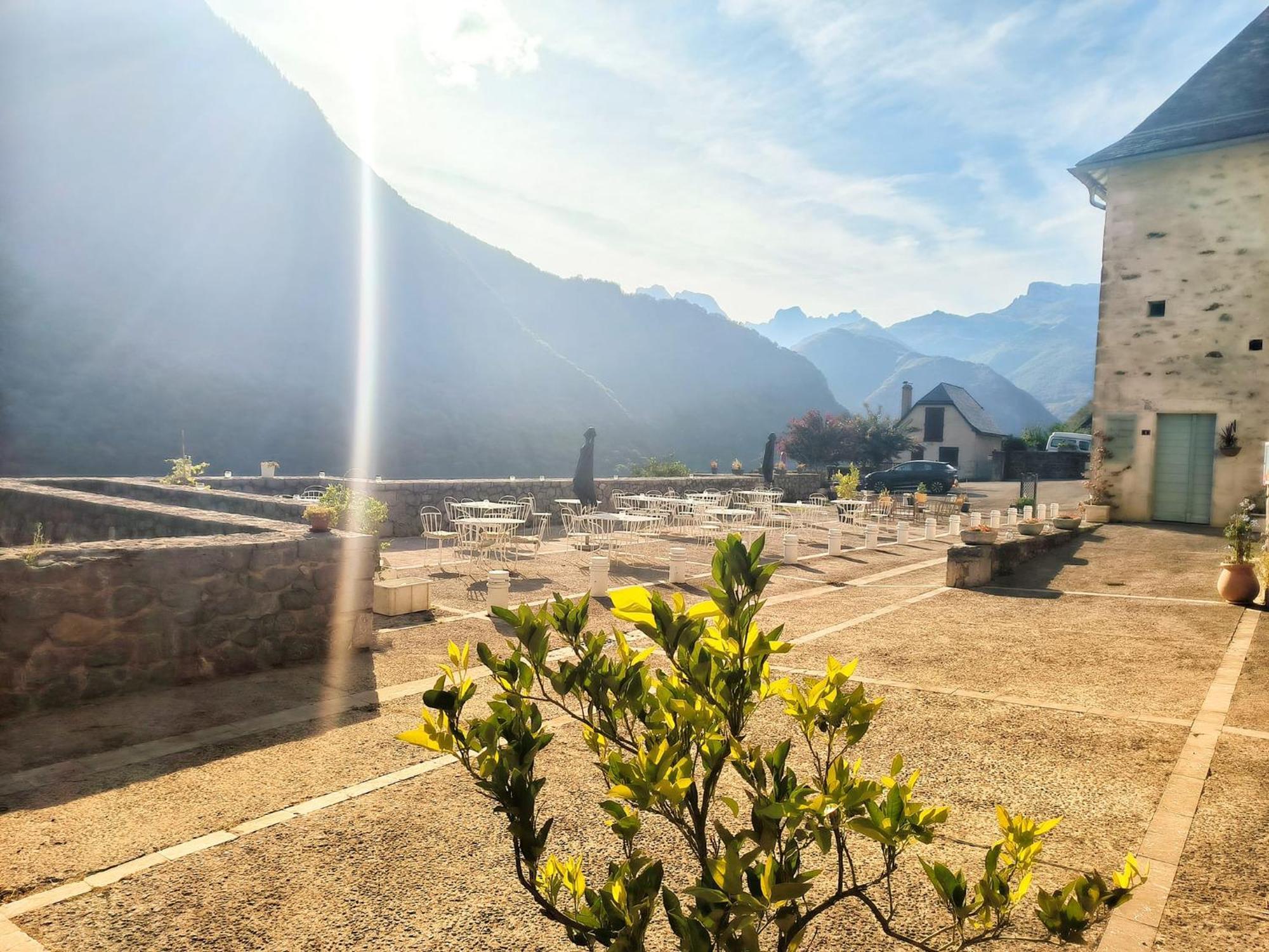 Chateau D'Arance Hotel Restaurant Espace Bien-Etre Cette-Eygun Dış mekan fotoğraf